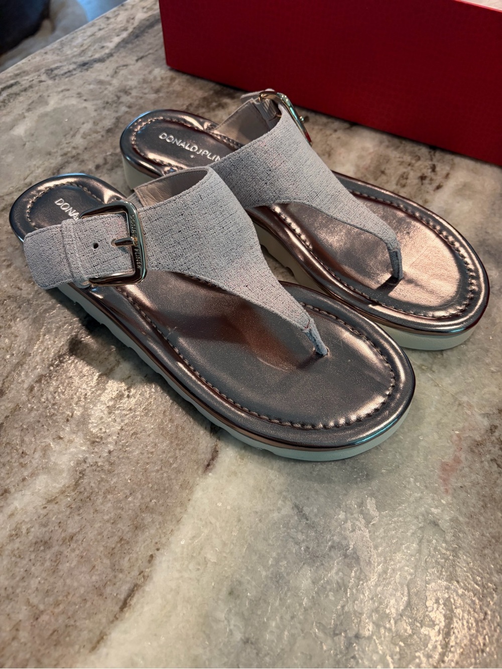 NWT! Donald J Pliner Women's Sandals. Leni-VM. Soft Metallic Suede Thong Size 8